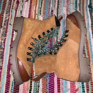 UO “blaire suede” Hiker Boot